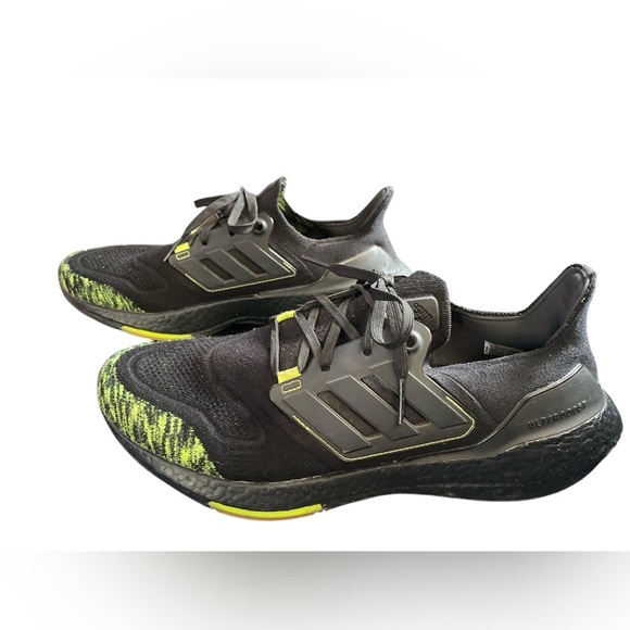 Adidas Men’s Ultraboost 22 Running shoes - Picture 2 of 5